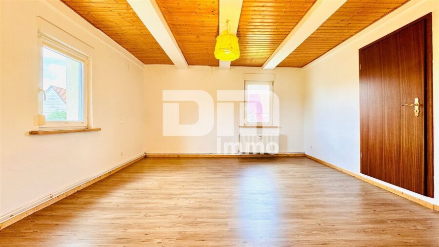 Kernsaniertes 1-2 Familien Fachwerkhaus in naturnaher Ortsrandlage - WE2 OG Schlafzimmer 1